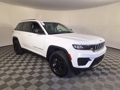 2022 Jeep Grand Cherokee Laredo