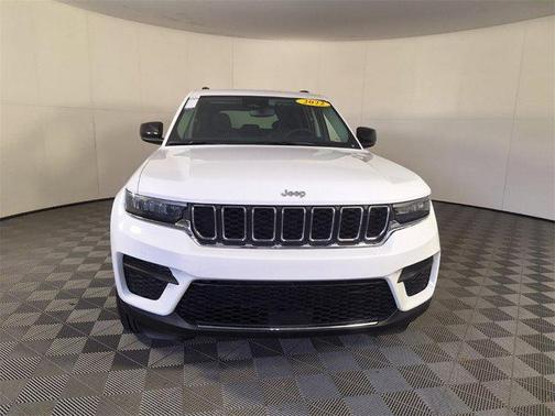 2022 Jeep Grand Cherokee Laredo