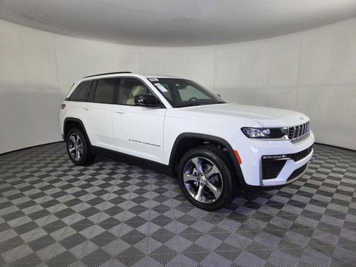 Bright White Clearcoat 2026 Jeep Grand Cherokee Limited