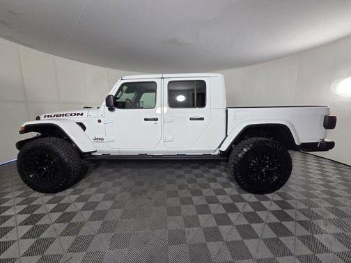 Bright White Clearcoat 2026 Jeep Gladiator Rubicon