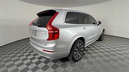 2021 Volvo XC90 T5 Momentum