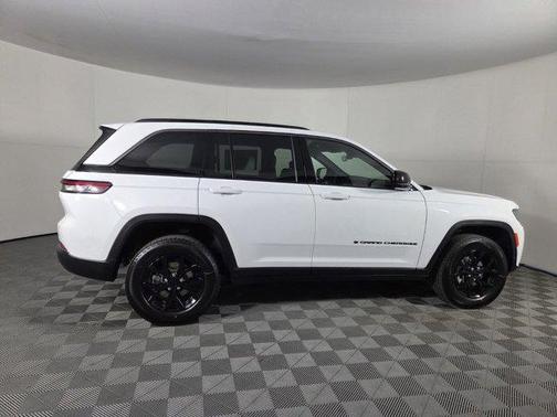 2026 Jeep Grand Cherokee Altitude