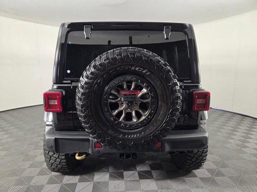 Black Clearcoat 2023 Jeep Wrangler Rubicon 392