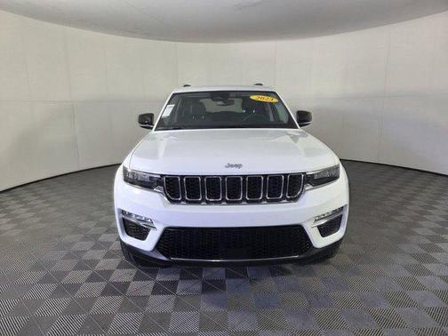 Bright White Clearcoat 2023 Jeep Grand Cherokee Limited