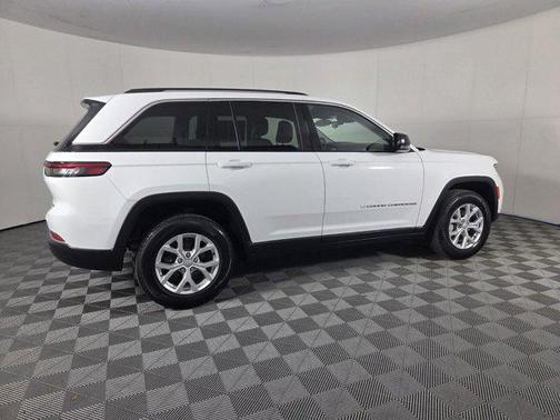 Bright White Clearcoat 2023 Jeep Grand Cherokee Limited