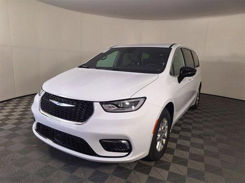 2025 Chrysler Pacifica L