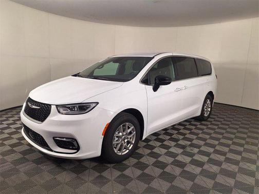 2025 Chrysler Pacifica L