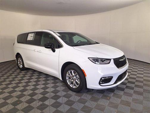 2025 Chrysler Pacifica L