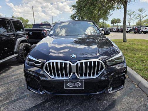 Carbon Black Metallic 2022 BMW X6 xDrive40i