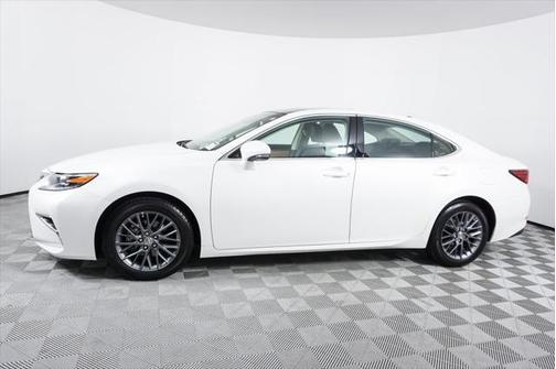 Eminent White Pearl 2018 Lexus ES 350 Base