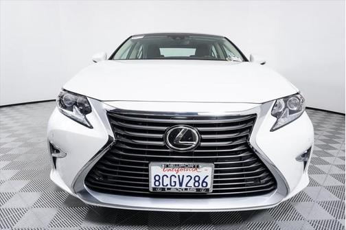 Eminent White Pearl 2018 Lexus ES 350 Base