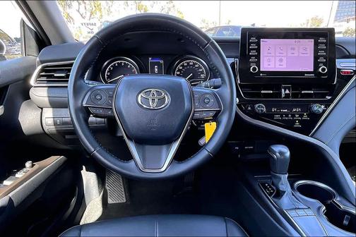 Ice Cap 2024 Toyota Camry SE
