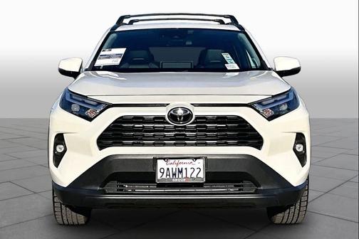 Blizzard Pearl 2022 Toyota RAV4 XLE Premium