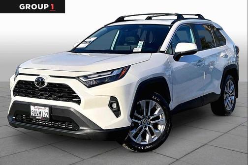 Blizzard Pearl 2022 Toyota RAV4 XLE Premium
