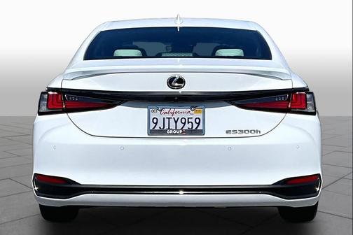 Ultra White 2024 Lexus ES 300h F SPORT Handling