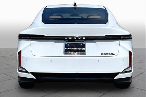 Ultra White 2026 Lexus ES 350e Premium
