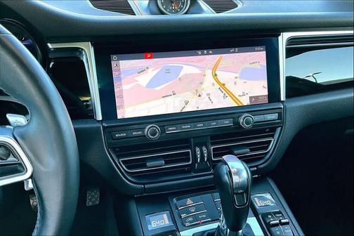 Dolomite Silver Metallic 2020 Porsche Macan Macan