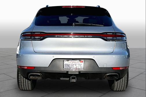 Dolomite Silver Metallic 2020 Porsche Macan Macan
