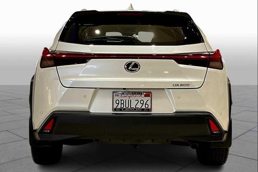 Eminent White Pearl 2022 Lexus UX 200 Base