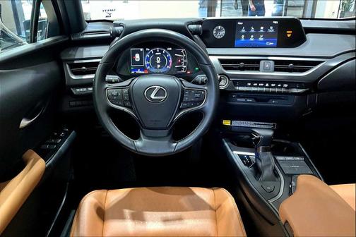 Eminent White Pearl 2022 Lexus UX 200 Base