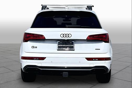 Ibis White 2023 Audi Q5 45 S line Premium Plus