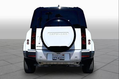 2025 Land Rover Defender 110 P300
