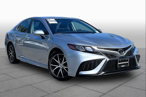 Celestial Silver Metallic 2023 Toyota Camry SE