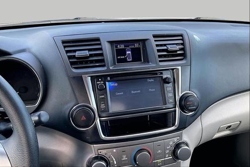 Blizzard Pearl 2013 Toyota Highlander SE