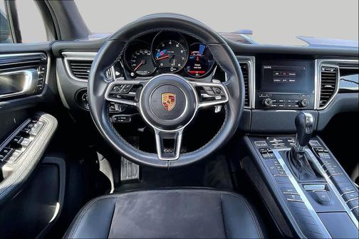 -SELECT- 2018 Porsche Macan Macan