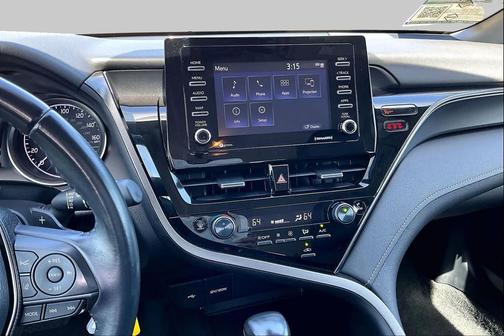 White 2022 Toyota Camry SE