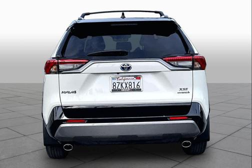 Blizzard Pearl/Midnight Black Metallic 2021 Toyota RAV4 Hybrid SE