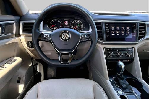 Pure White 2019 Volkswagen Atlas 3.6L SE w/Technology