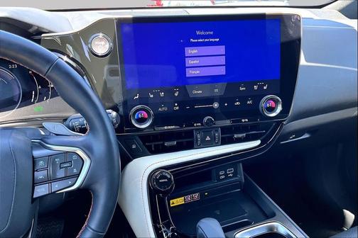 Nori Green Pearl 2023 Lexus NX 350h Premium