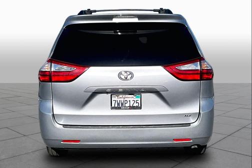 Silver Sky Metallic 2017 Toyota Sienna XLE