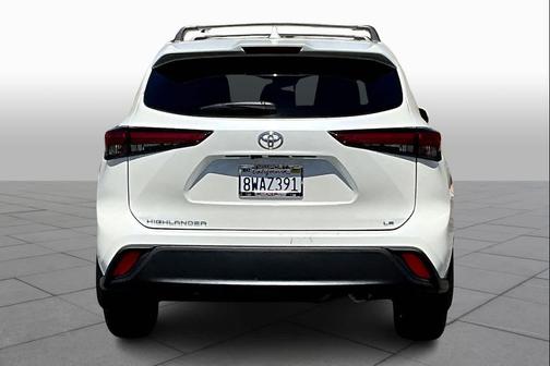 Blizzard Pearl 2021 Toyota Highlander LE
