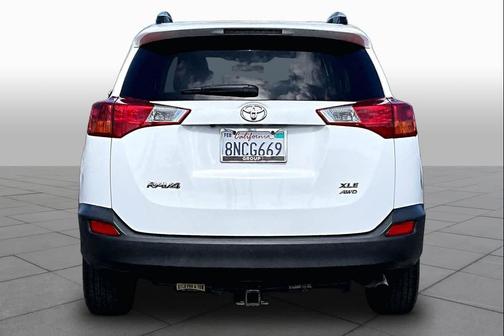 Super White 2013 Toyota RAV4 XLE