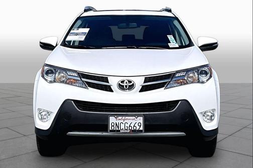 Super White 2013 Toyota RAV4 XLE