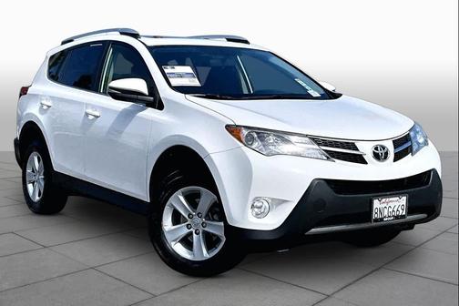 Super White 2013 Toyota RAV4 XLE