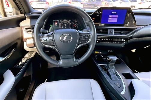 Iridium 2024 Lexus UX 250h Base