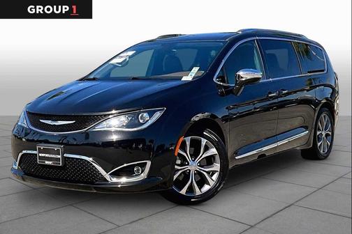 Brilliant Black Crystal Pearlcoat 2018 Chrysler Pacifica Limited