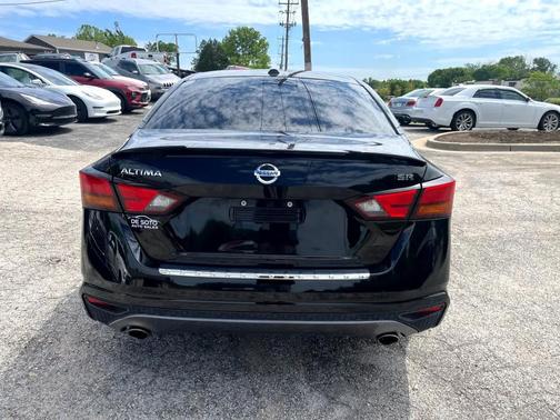2022 Nissan Altima SR FWD