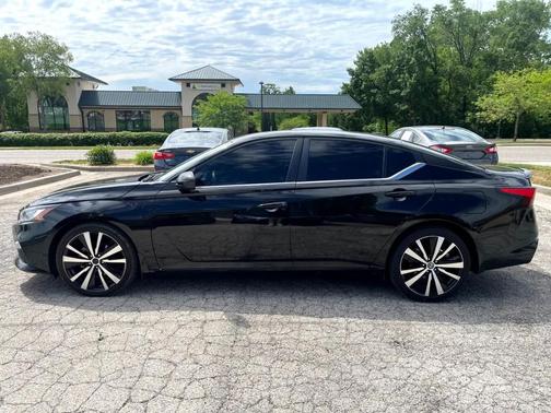2022 Nissan Altima SR FWD