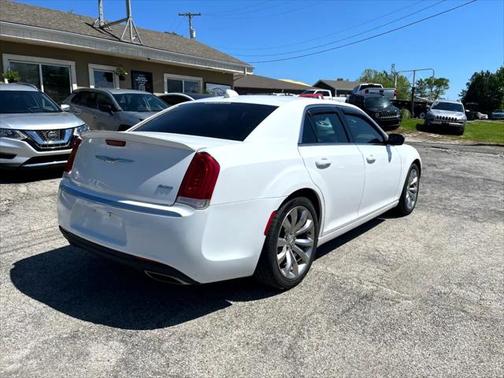 2017 Chrysler 300 Limited