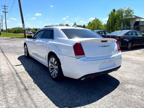 2017 Chrysler 300 Limited