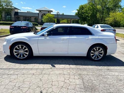 2017 Chrysler 300 Limited