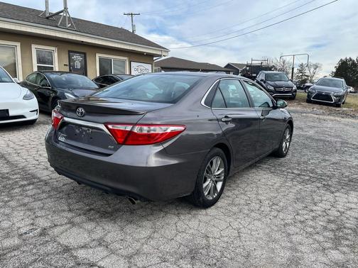 2017 Toyota Camry SE