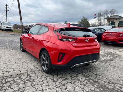 2020 Hyundai Veloster 2