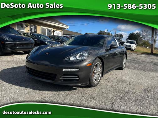 2015 Porsche Panamera 4