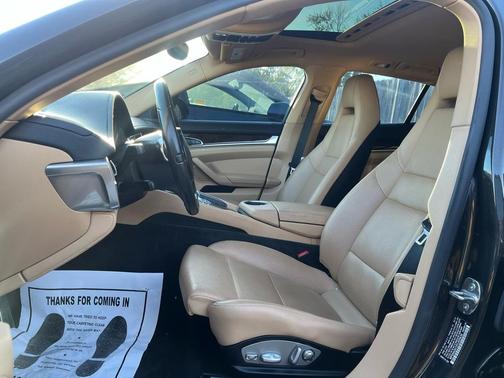 2015 Porsche Panamera 4