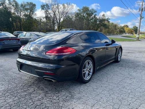 2015 Porsche Panamera 4